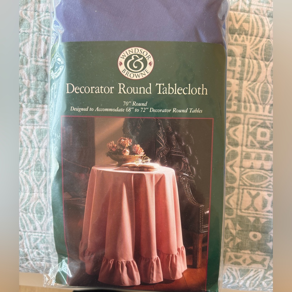 Windsor & Browne Blue Decorator Round Tablecloth 70” round